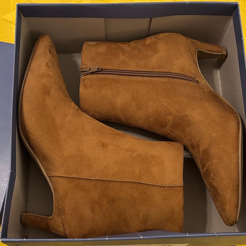Universal Thread Brown Ankle Boots